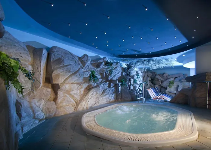 Lux - Sauna And Hot Tub